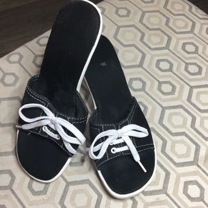 Chinese laundry sneaker heels